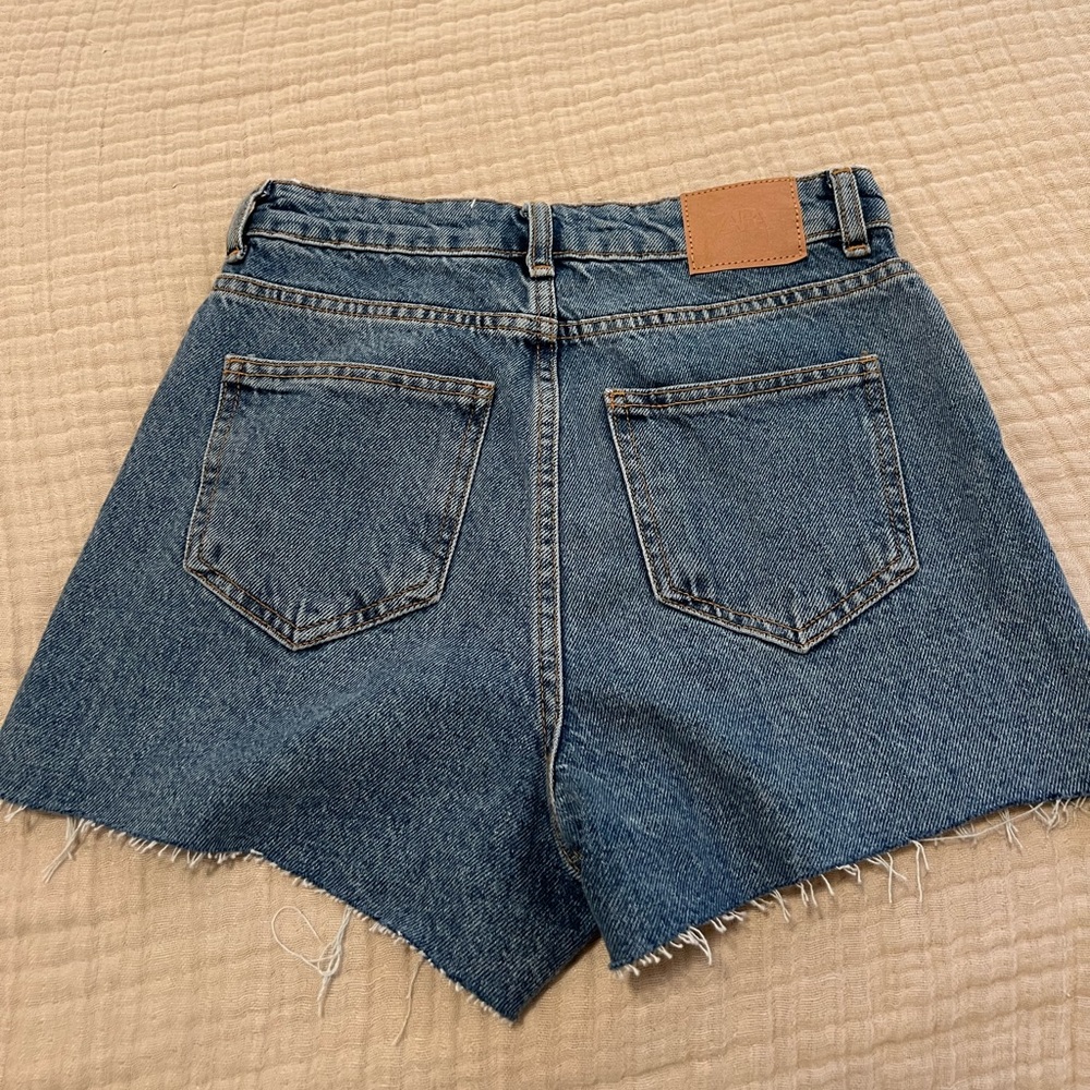 NEW Zara Jean shorts
